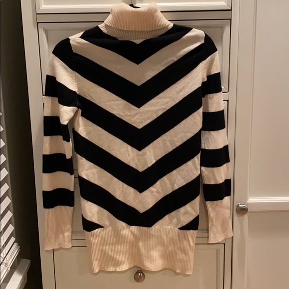 Alice + Olivia chevron striped turtleneck sweater - Picture 4 of 6